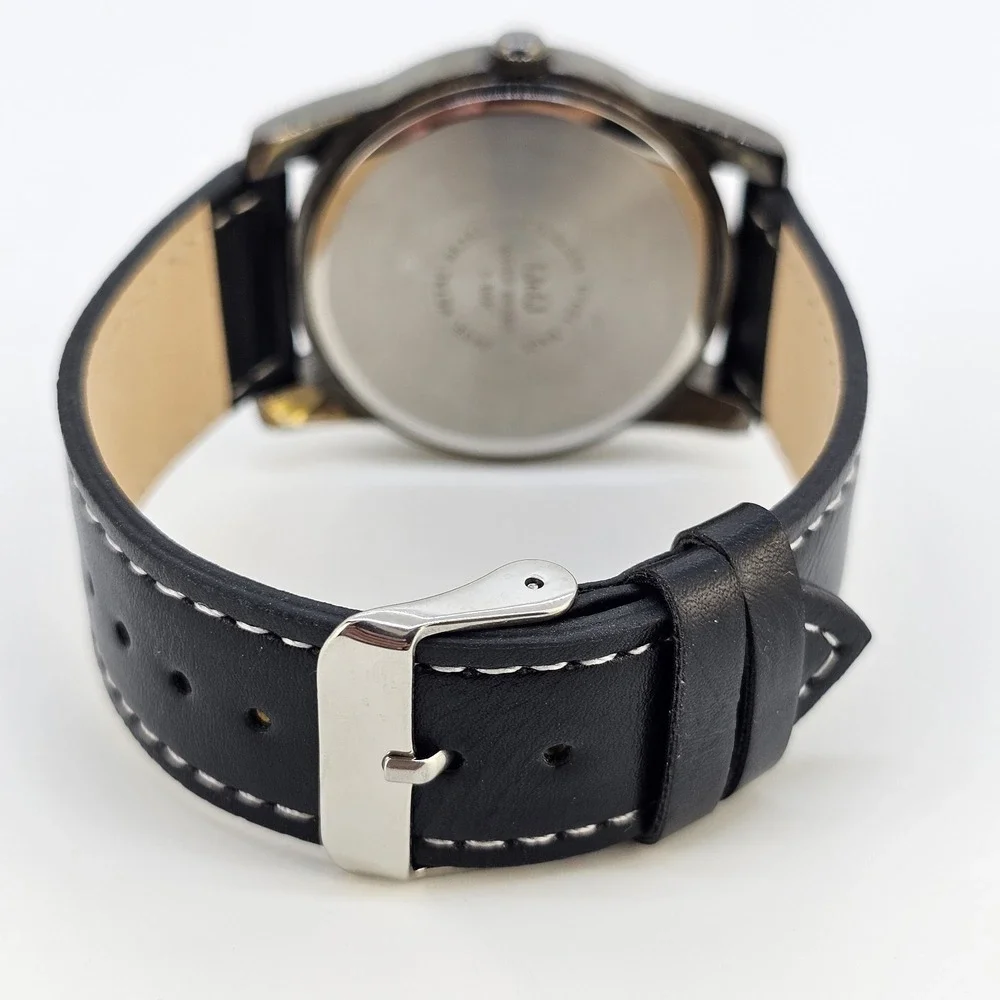 QQ Men's Analog Watch 40MM Black Dial Date New Black Leather Bands New Battery‎